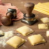 Produktbild des Produkts MARCATO Ravioliausstecher quadratisch 4,5 x 4,5 cm Champagne